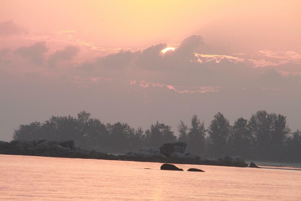 Belitung Holiday Resort Sijuk Exterior foto